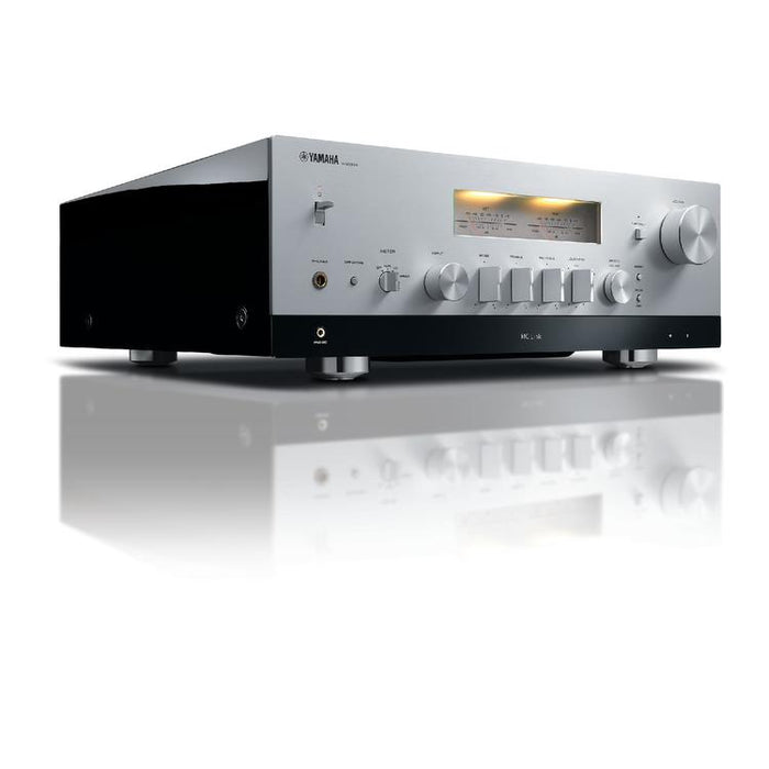 Yamaha RN2000A | Récepteur réseau hi-fi avec MusicCast - 120 W + 120 W - Airplay - Argent-SONXPLUS Joliette